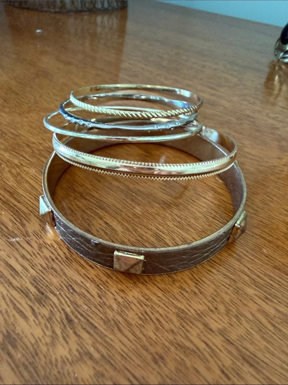 Lot of Jewelry including 3 necklaces, 6 bracelets and 2 pairs of earrings.